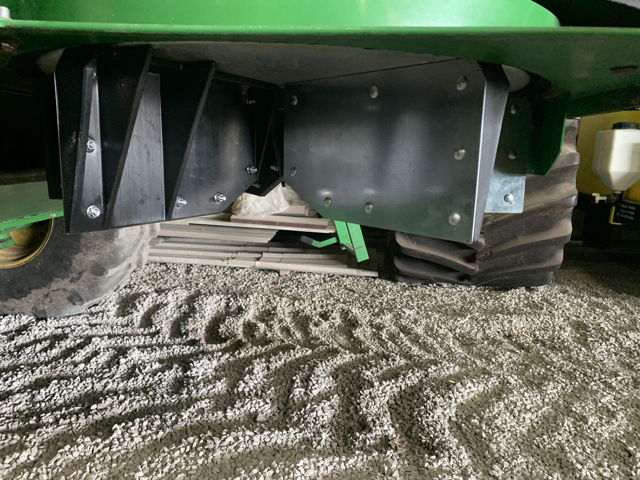 2017 John Deere S690 Image 4
