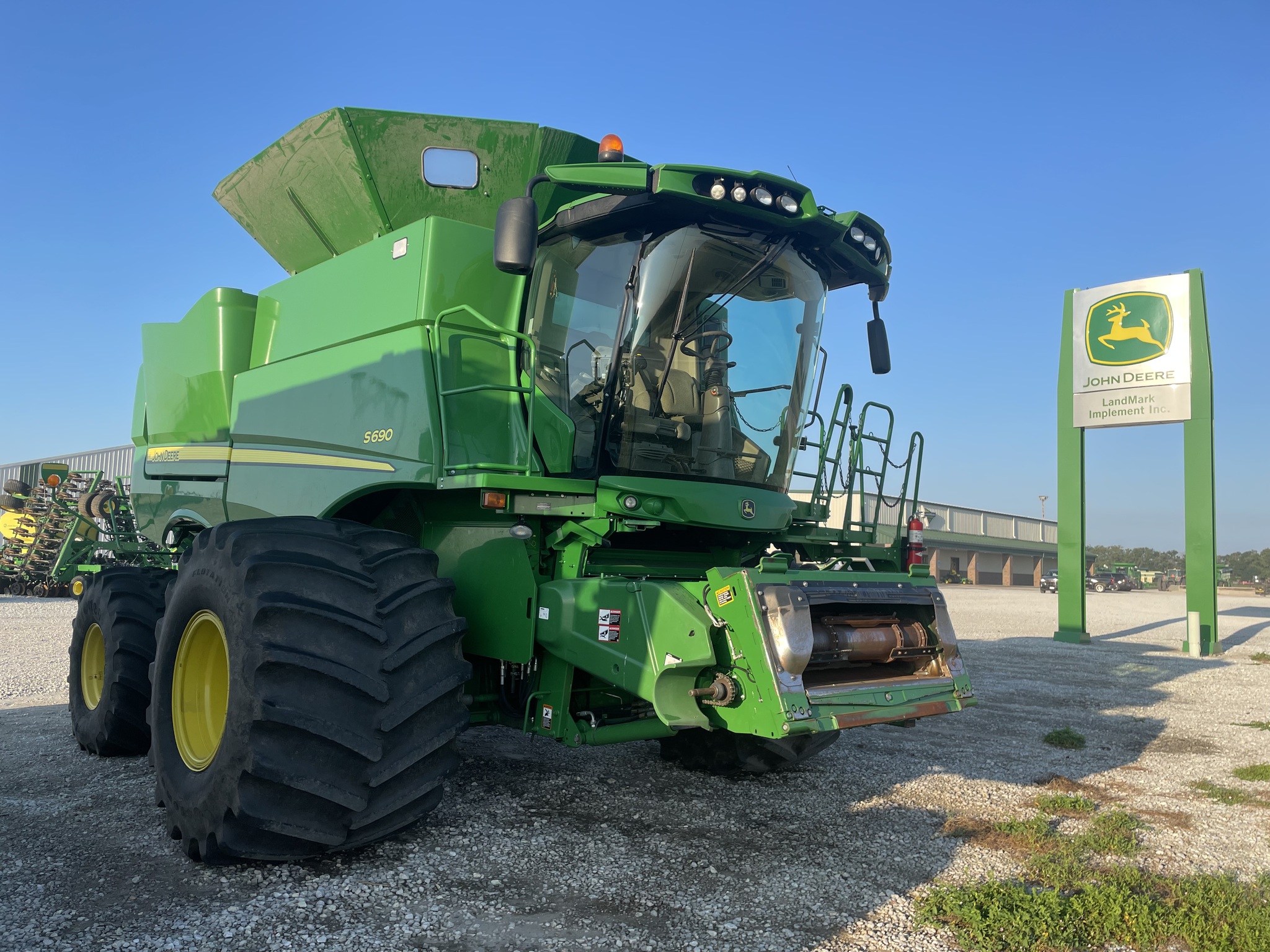 2017 John Deere S690 Image 1