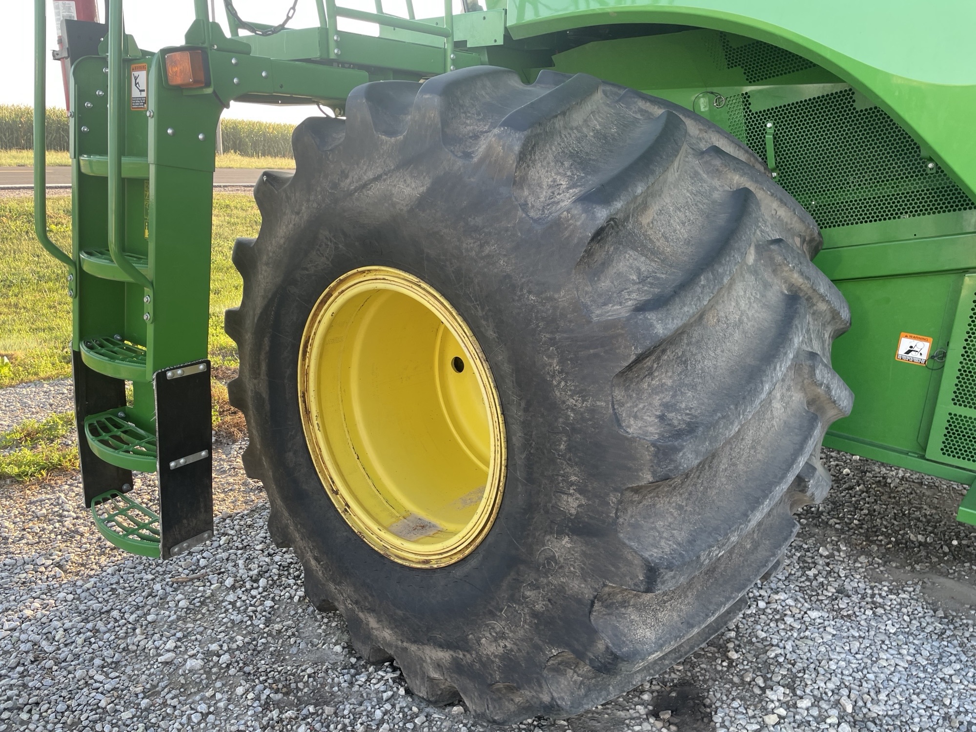 2017 John Deere S690 Image 11