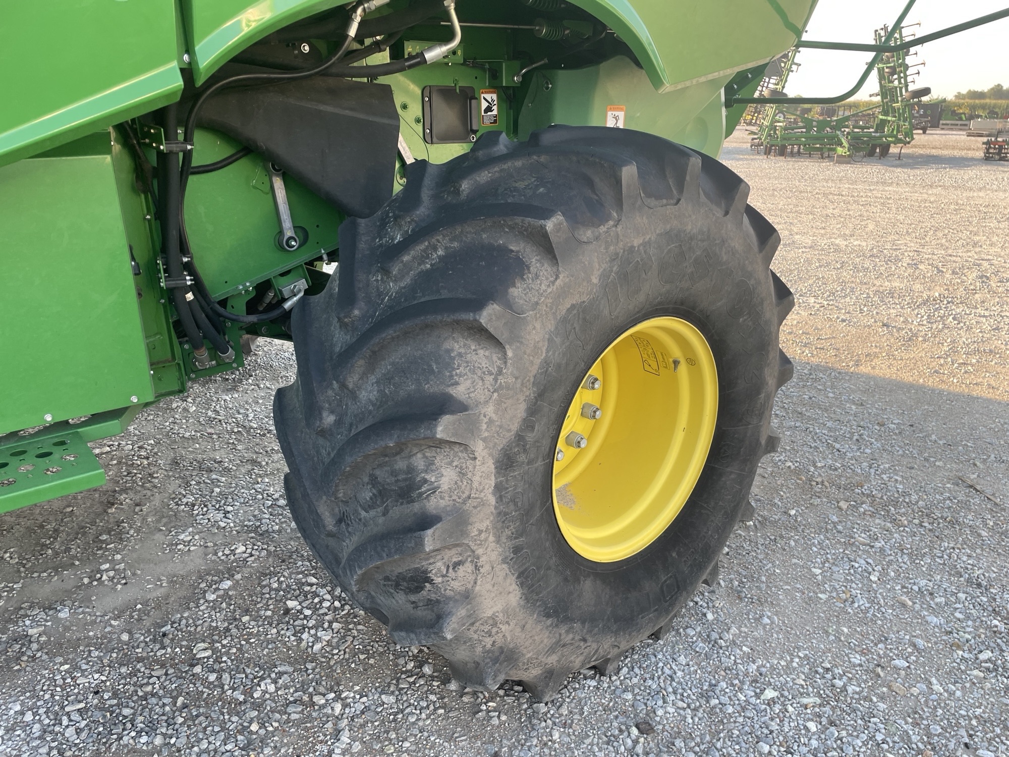 2017 John Deere S690 Image 12