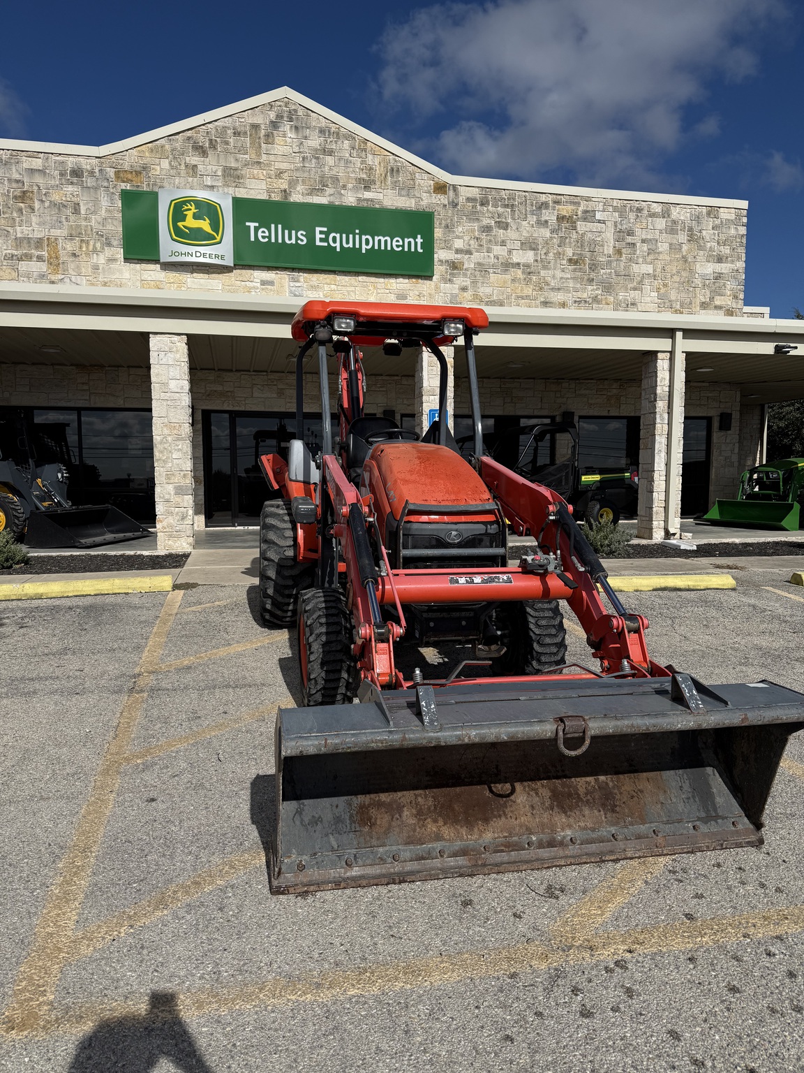 2016 Kubota L47 Image 2