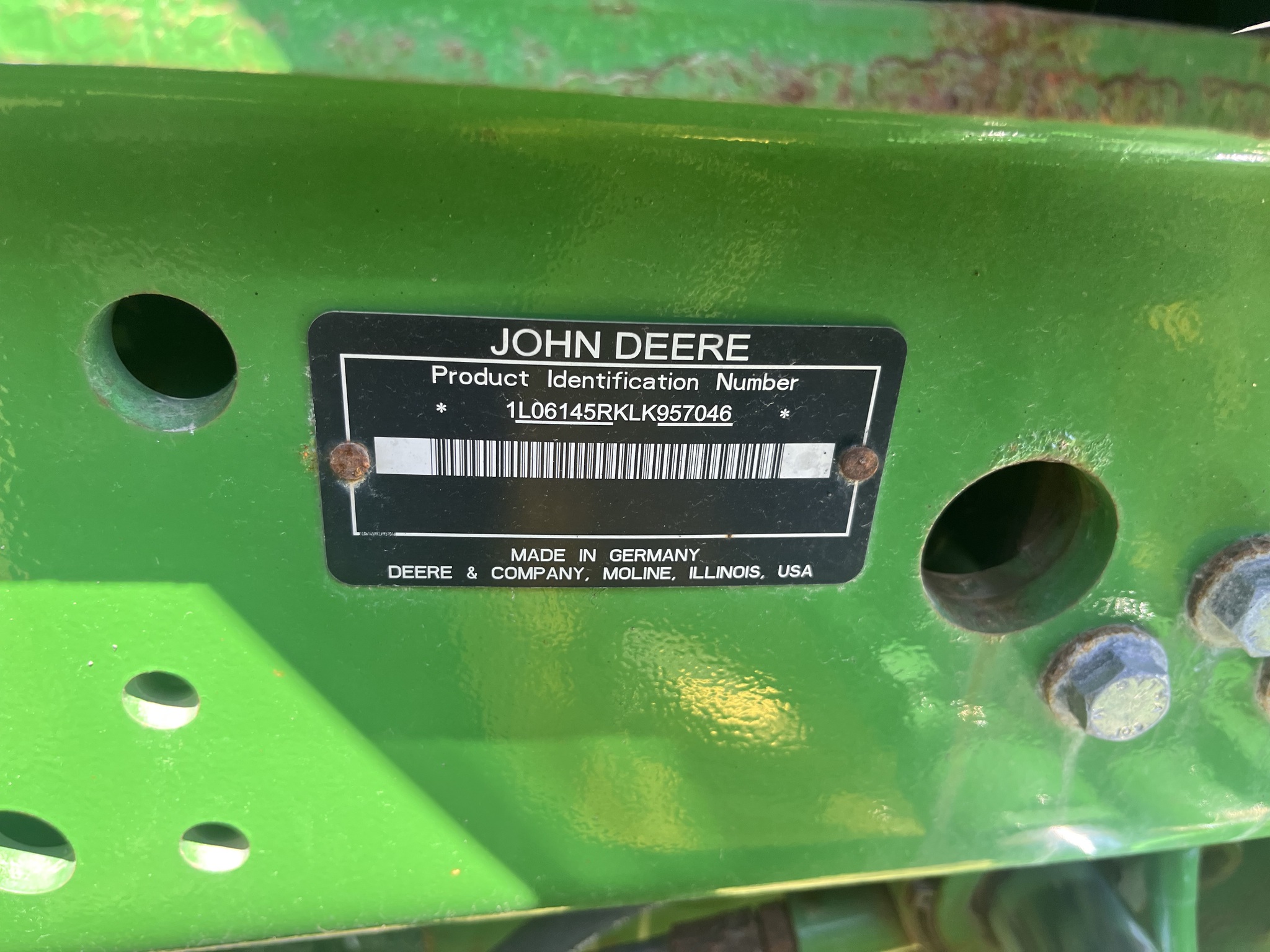 2020 John Deere 6145R Image 5