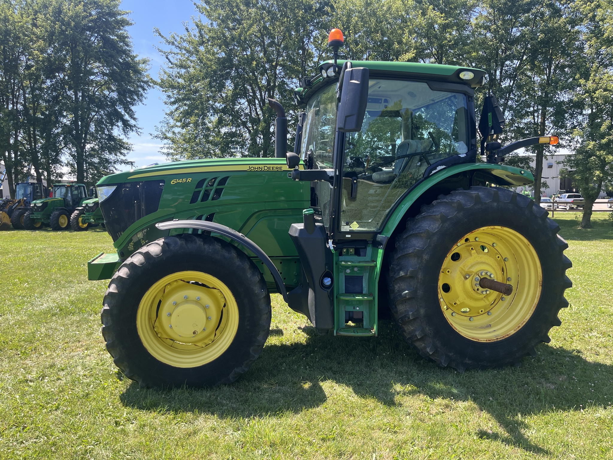 2020 John Deere 6145R Image 3