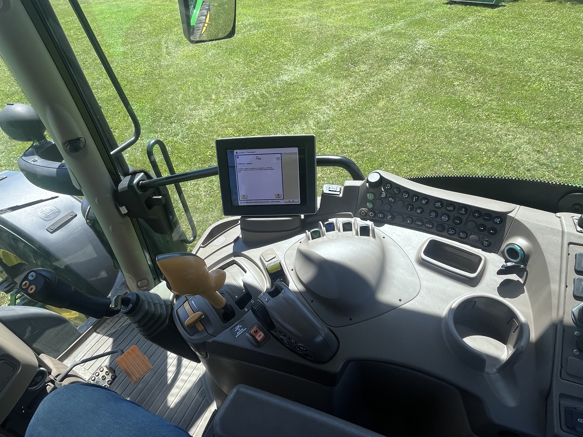 2020 John Deere 6145R Image 12