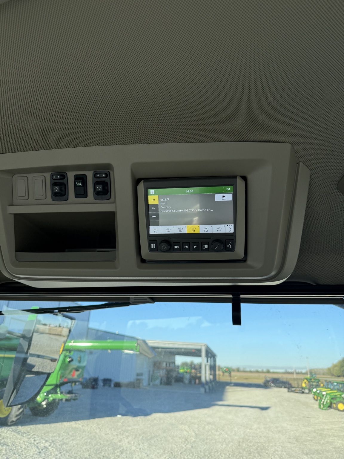 2024 John Deere 8R 370 Image 11