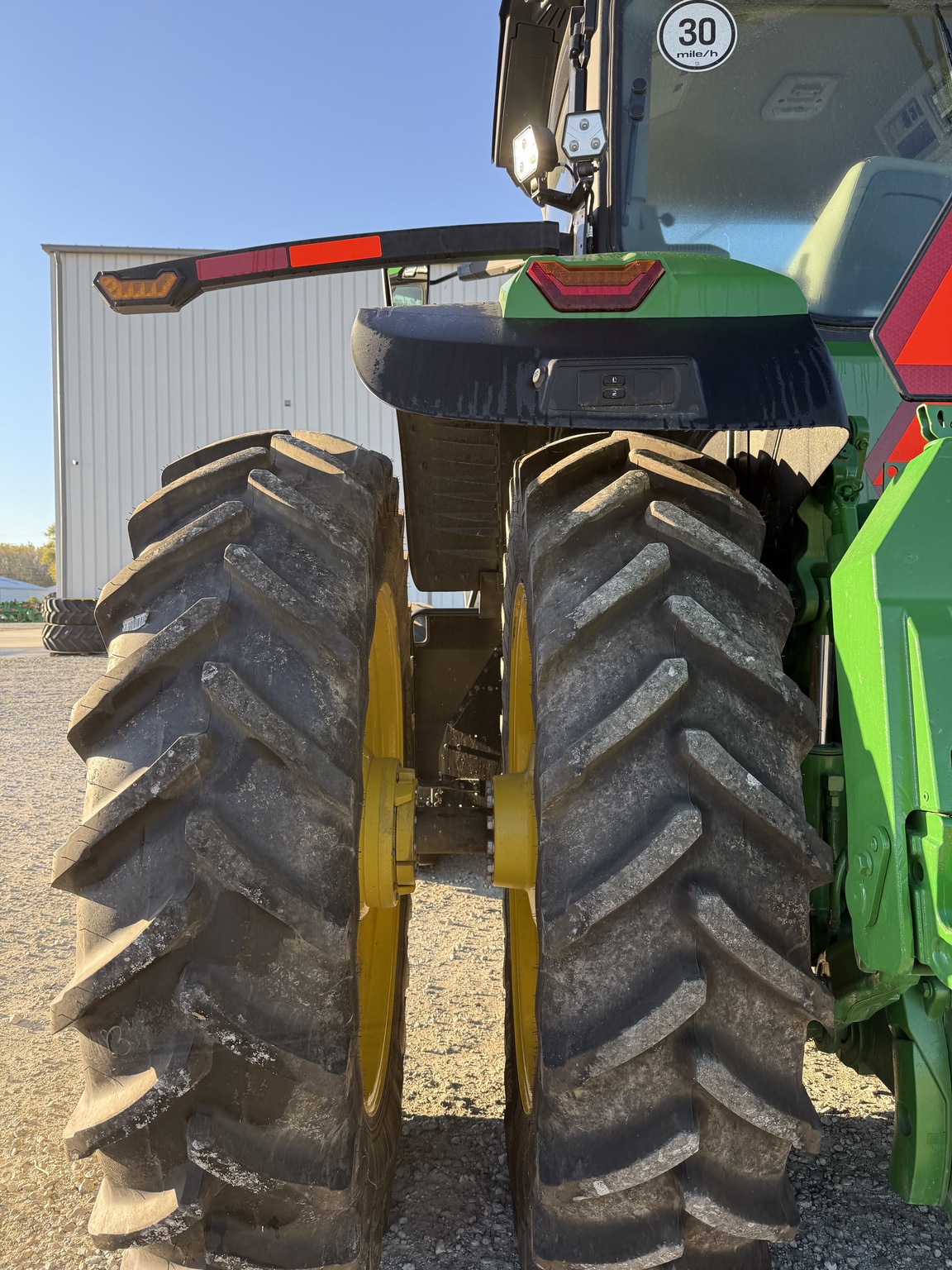 2024 John Deere 8R 370 Image 14