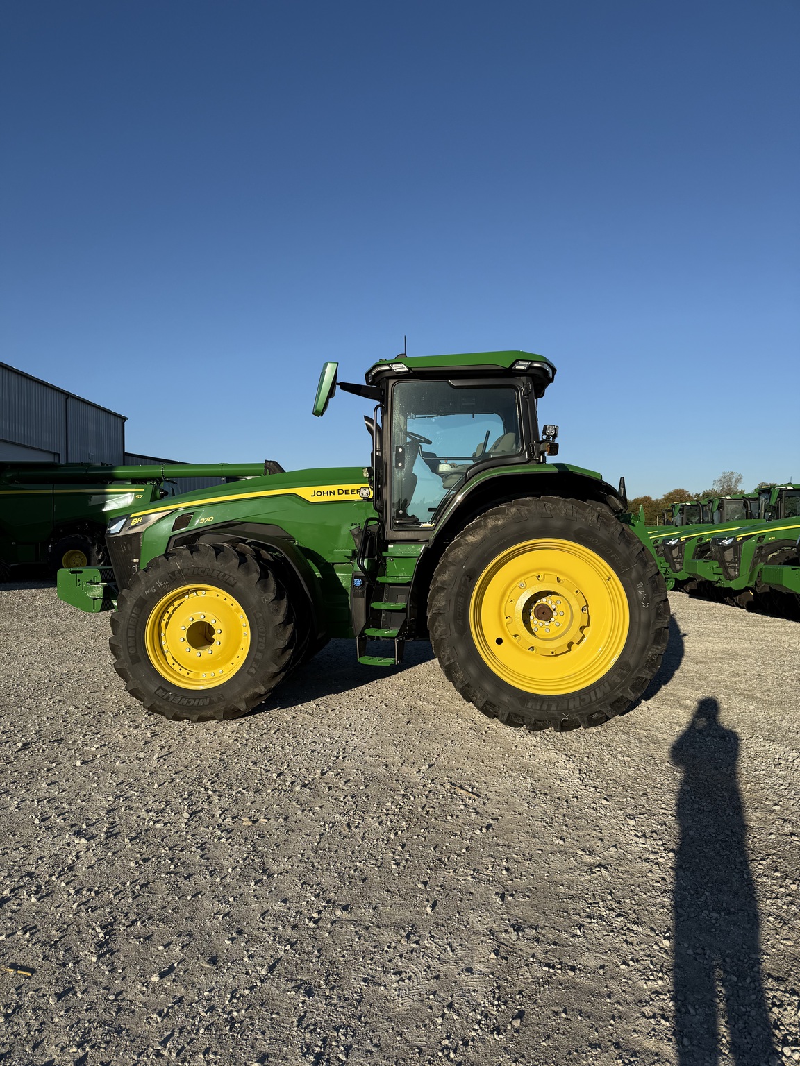 2024 John Deere 8R 370 Image 7