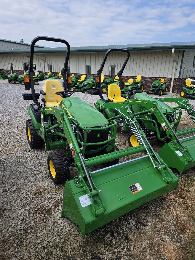2025 John Deere 1025R Image 4