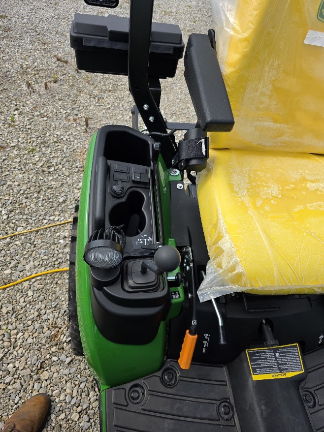 2025 John Deere 1025R Image 9