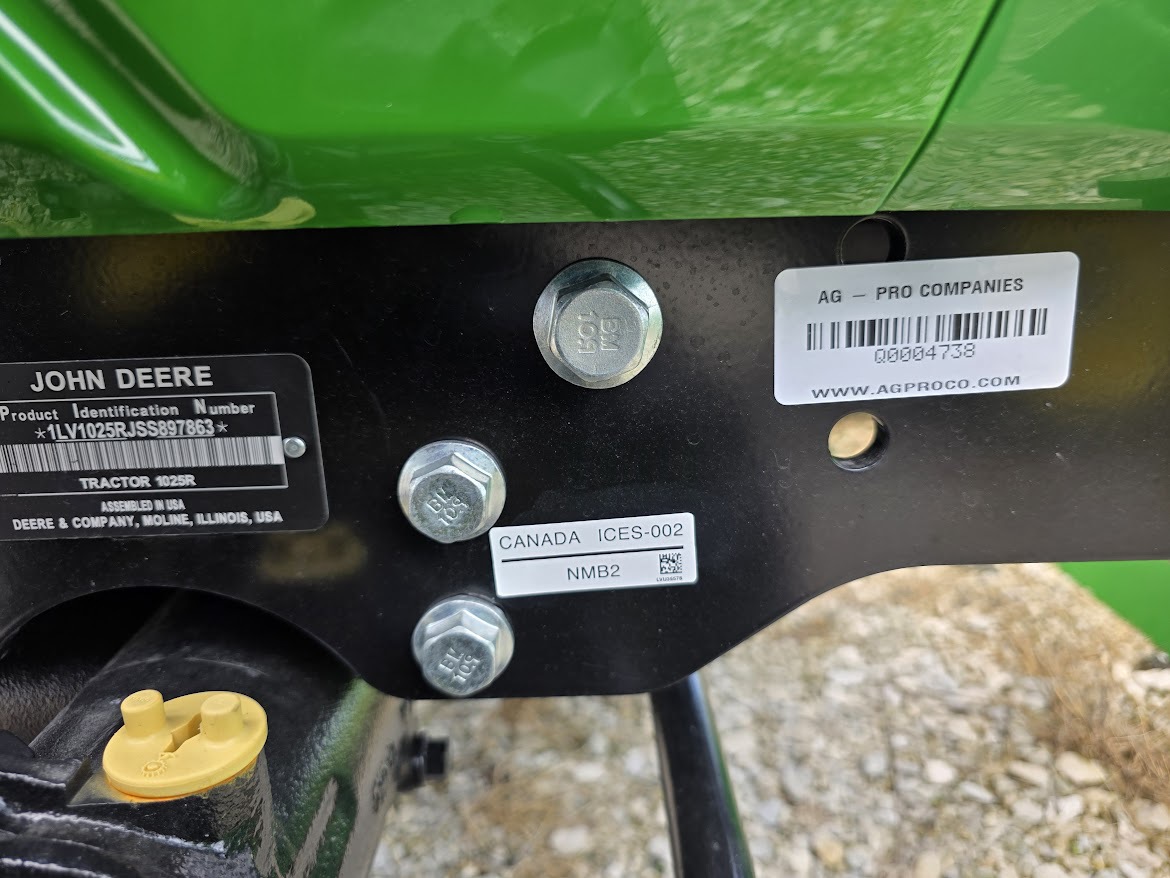 2025 John Deere 1025R Image 11