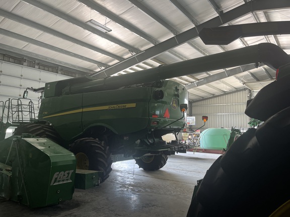 Used 2021 John Deere S780 Combines at Koenig Equipment in Anna, OH - Photo3