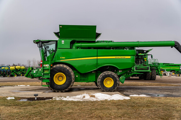 Used 2021 John Deere S780 Combines at Koenig Equipment in Anna, OH - Photo1