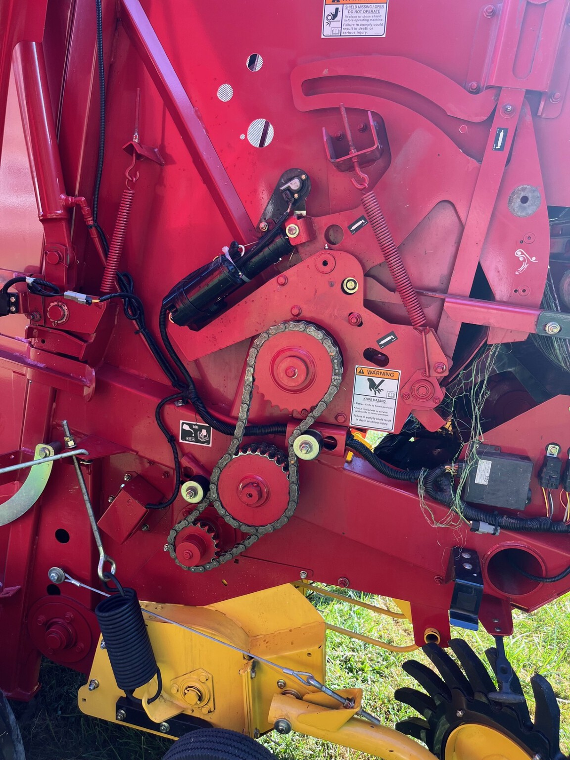 2022 New Holland Rollbelt 450 Utility Image 6