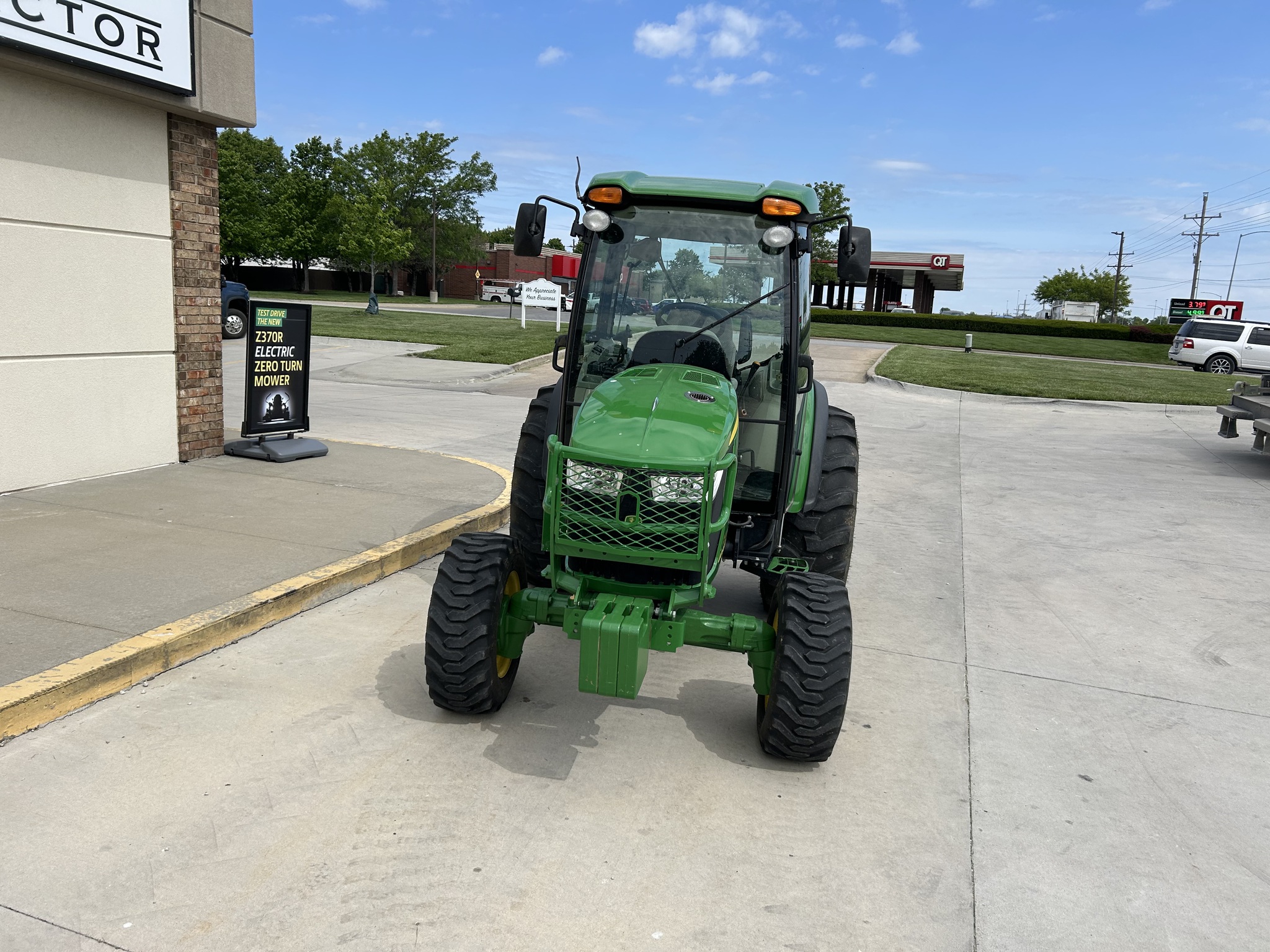  2015 John Deere 4066R at Heritage Tractor in Olathe, KS