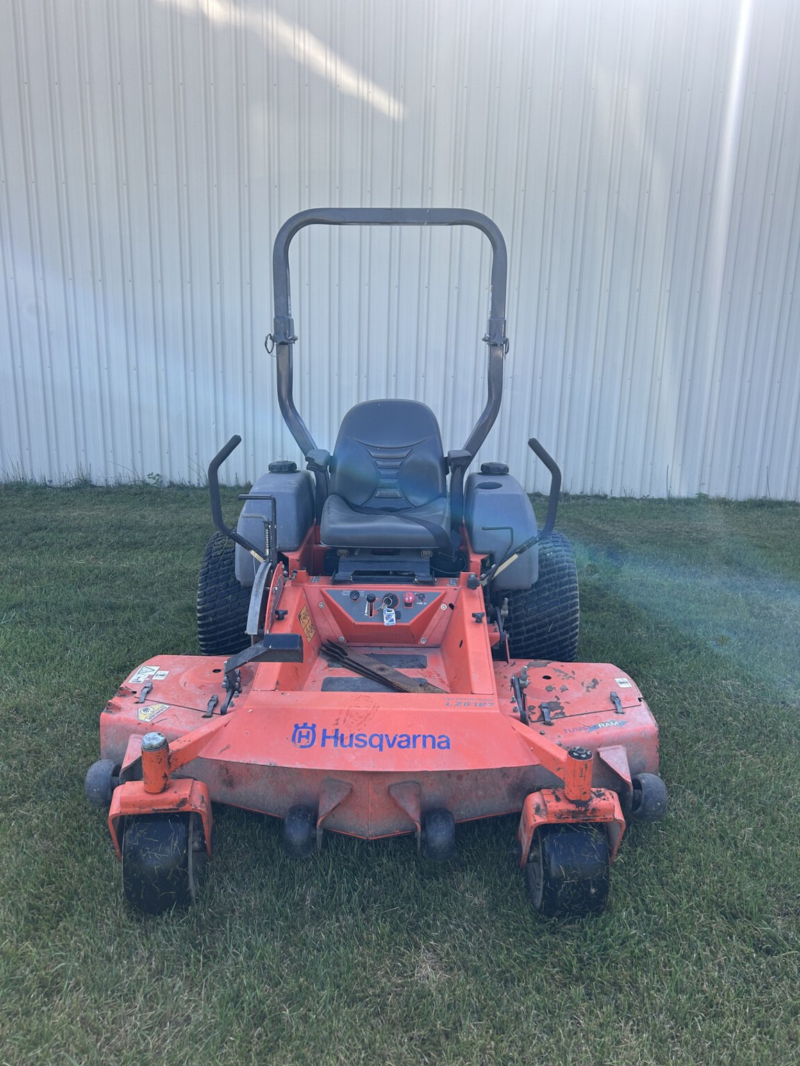 Husqvarna LZ6127T Image 1