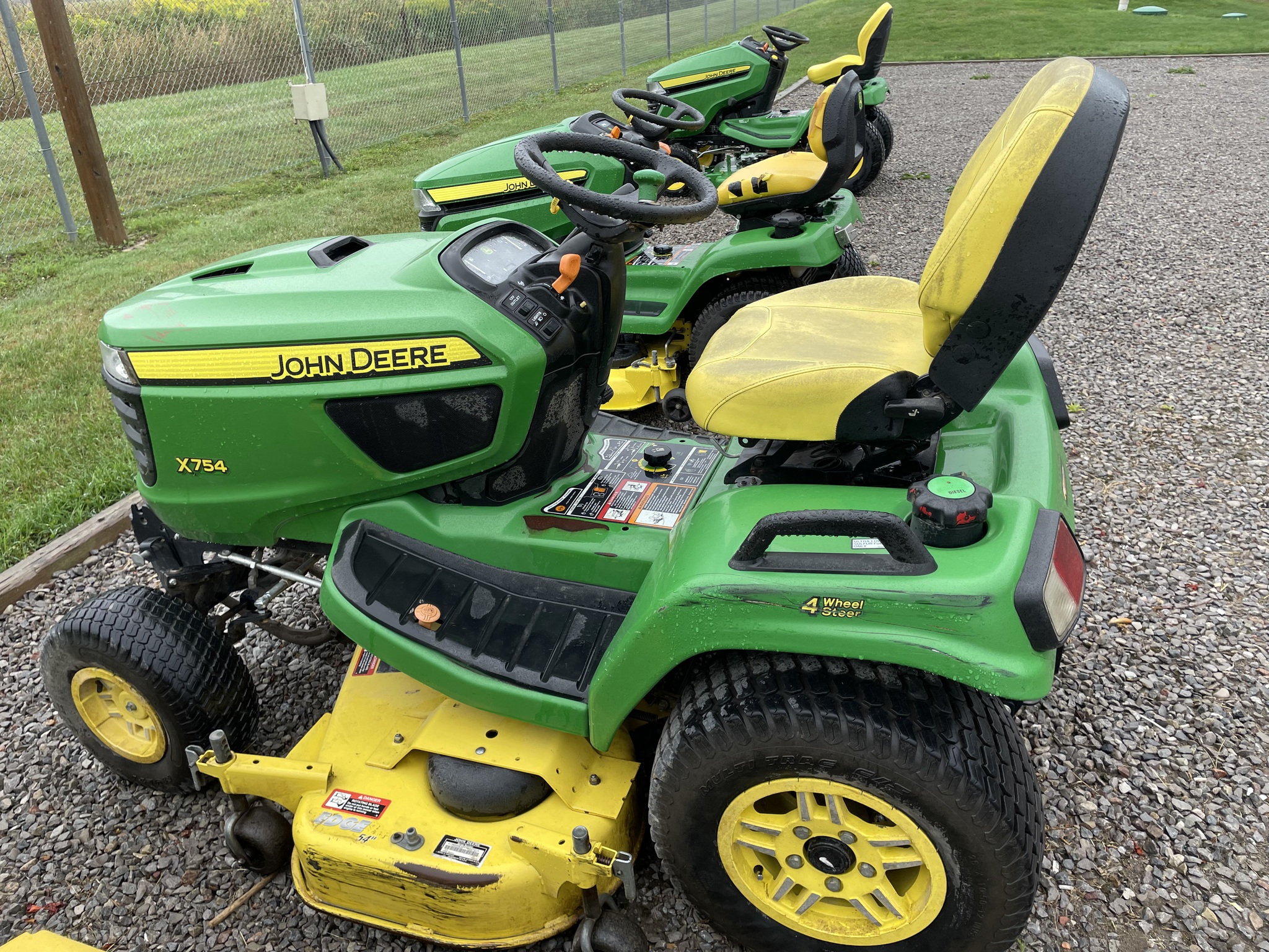 2015 John Deere X754 Image 2