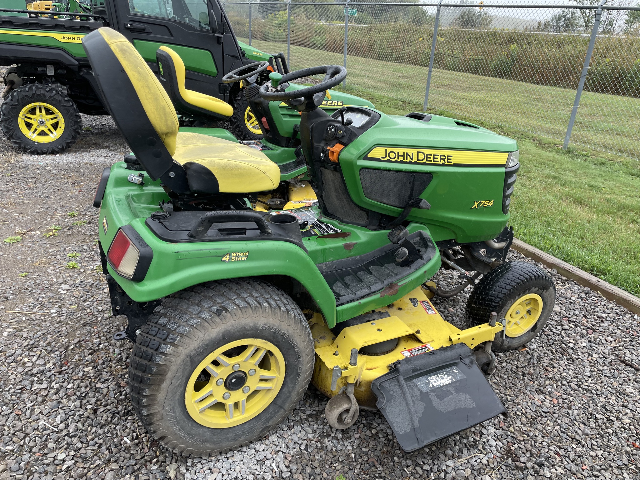 2015 John Deere X754 Image 6