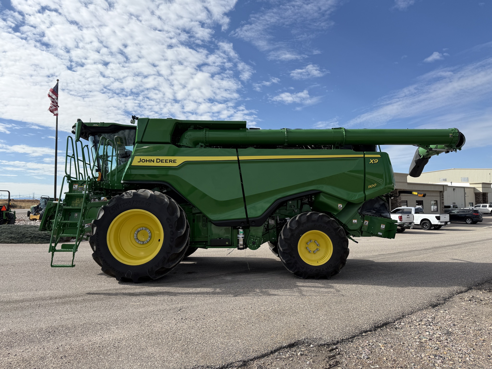 2023 John Deere X9 1100 Image 2