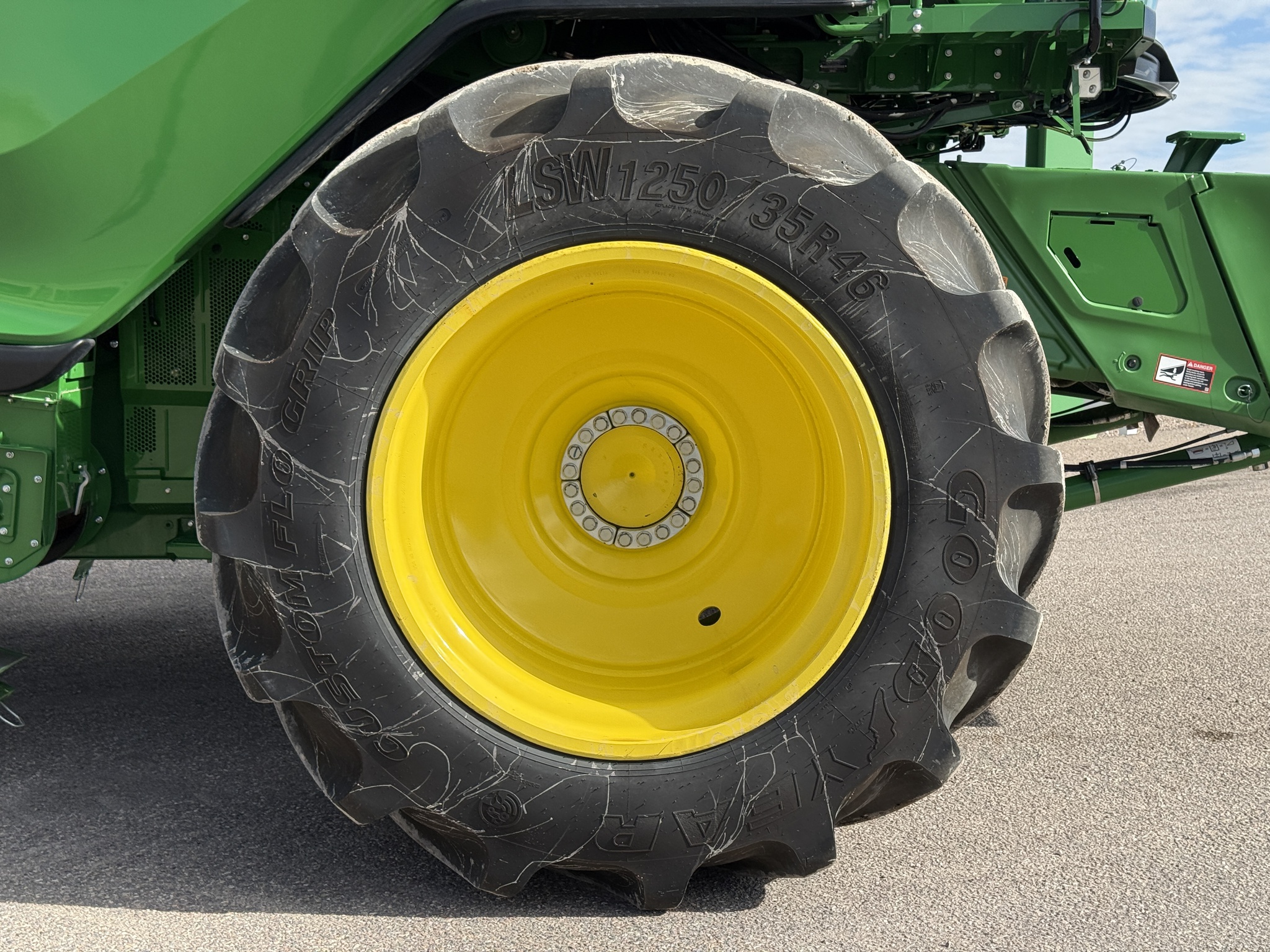 2023 John Deere X9 1100 Image 32