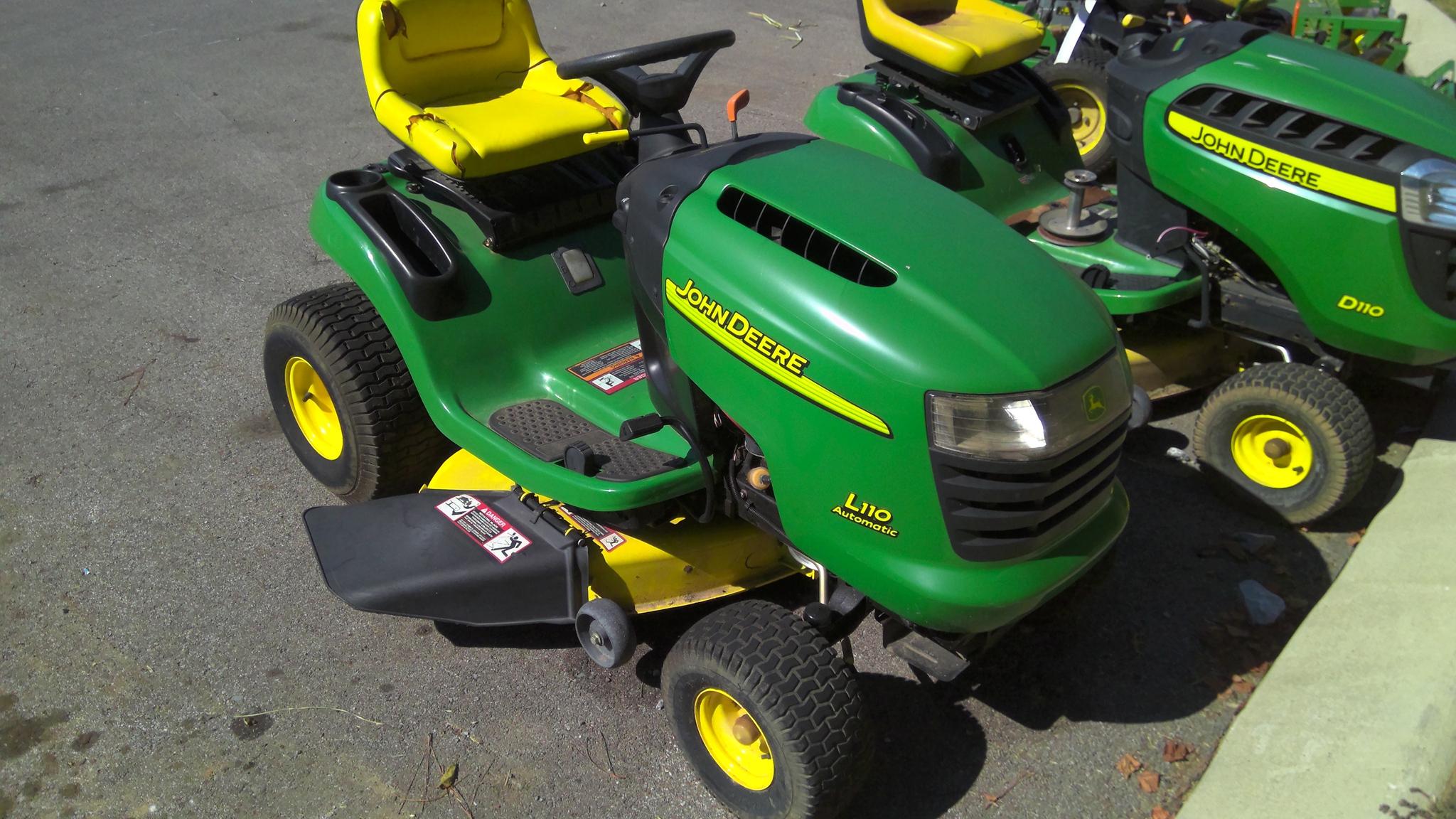 2002 John Deere L110