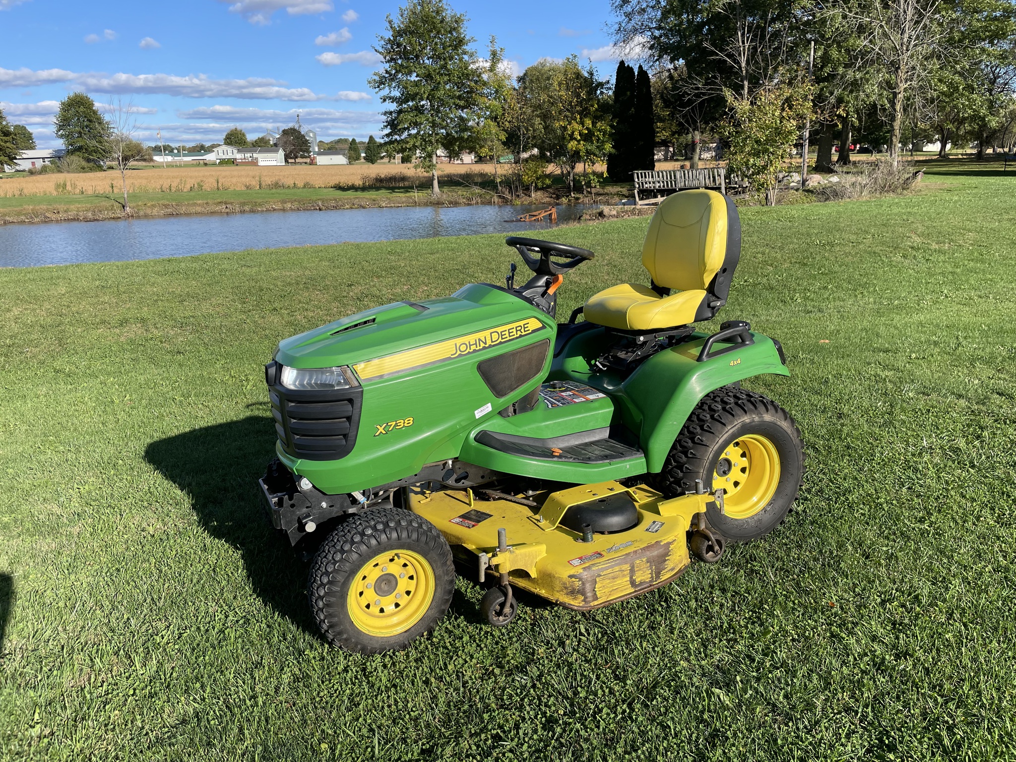 2015 John Deere X738 Image 1
