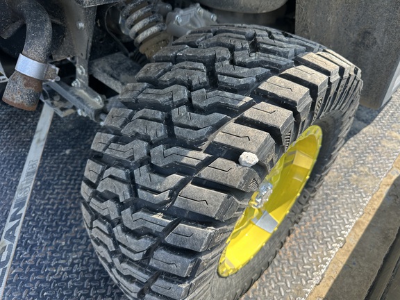 Photo of 2024 John Deere XUV 835R