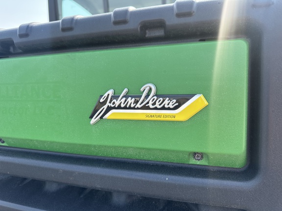 Photo of 2024 John Deere XUV 835R