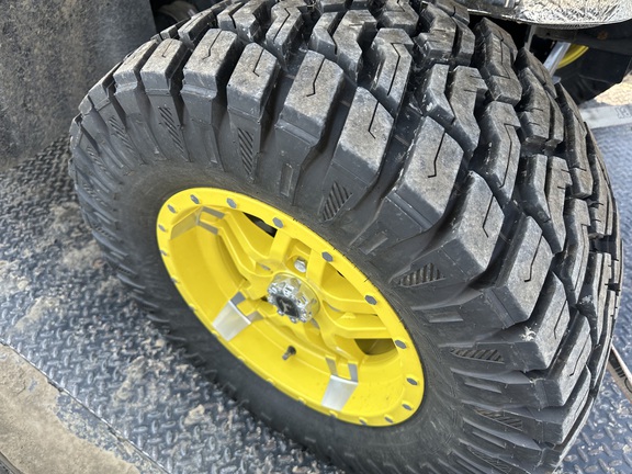 Photo of 2024 John Deere XUV 835R