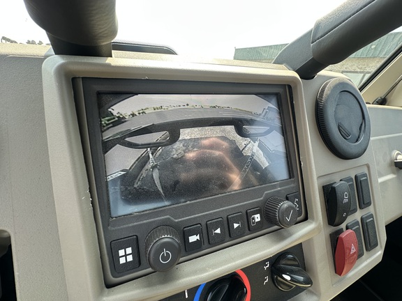 Photo of 2024 John Deere XUV 835R