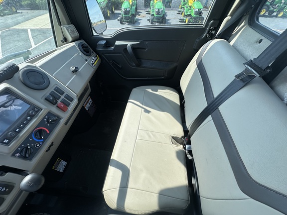 Photo of 2024 John Deere XUV 835R