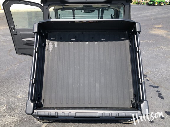 Photo of 2024 John Deere XUV 835R