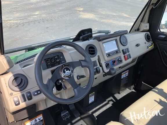 Photo of 2024 John Deere XUV 835R