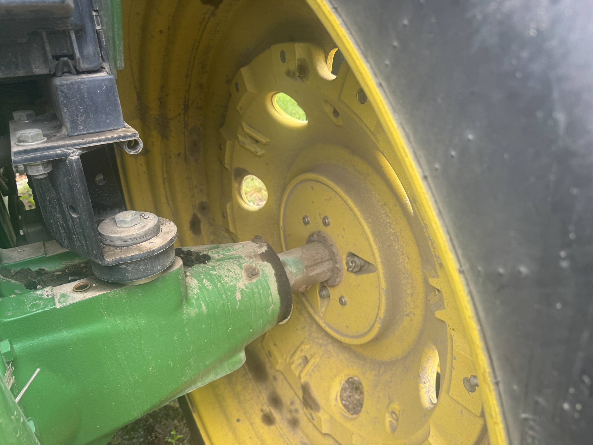 2008 John Deere 7330 Image 5