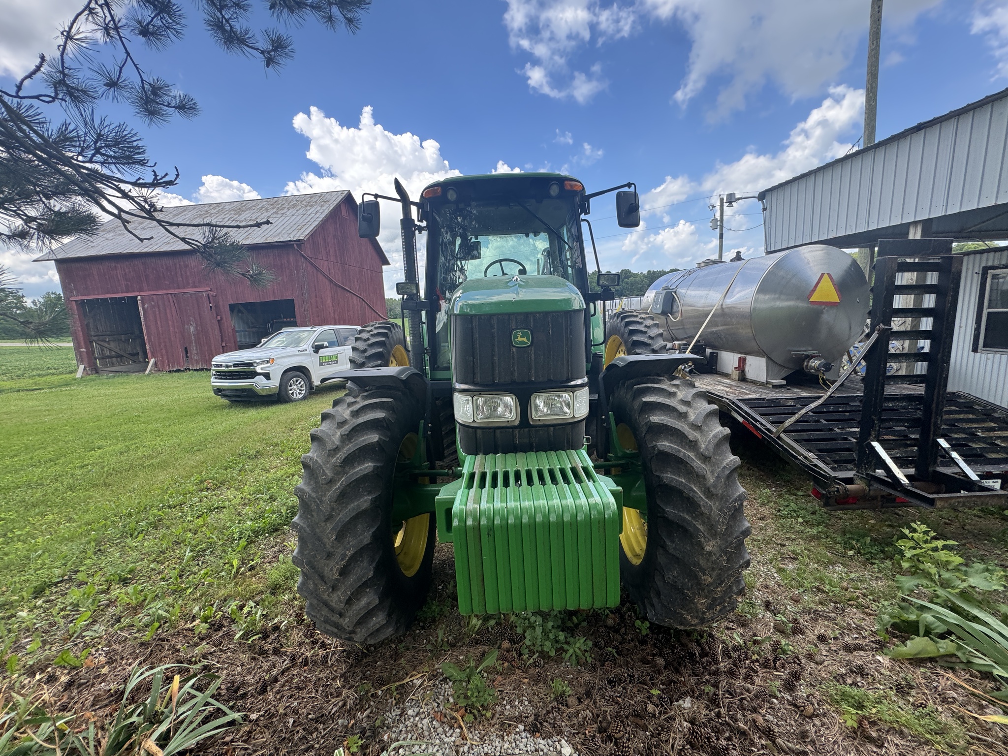 2008 John Deere 7330 Image 2