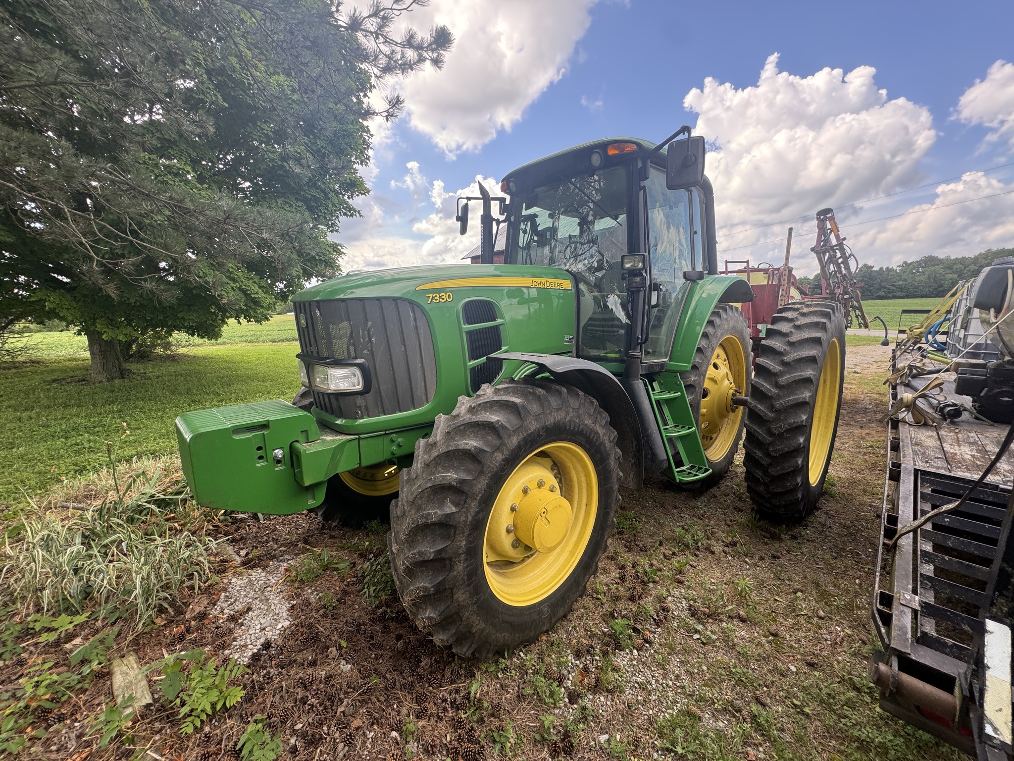 2008 John Deere 7330 Image 3