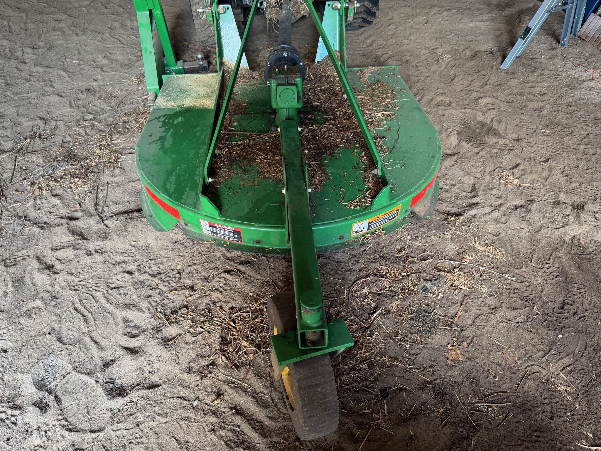 2005 John Deere LX4 Image 2