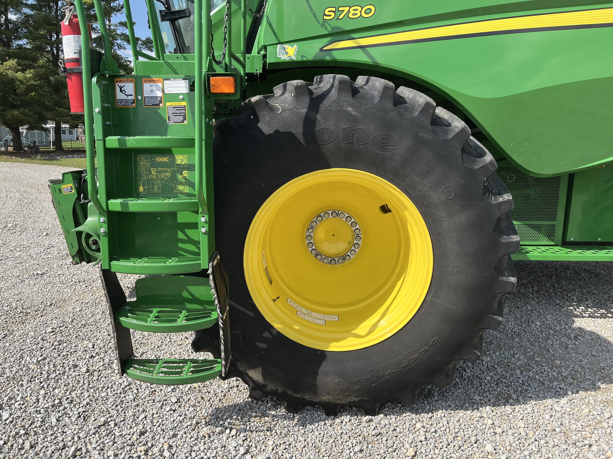 2019 John Deere S780 Image 2