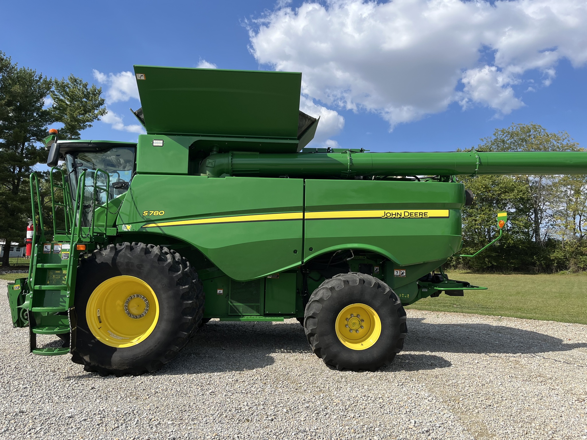 2019 John Deere S780 Image 4