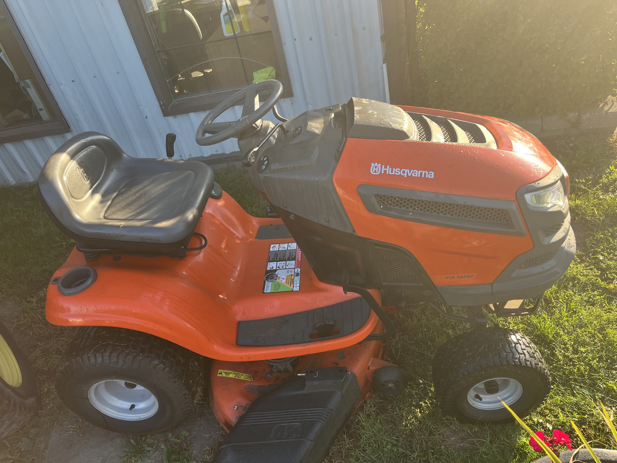 2014 Husqvarna YTA18542 Image 1