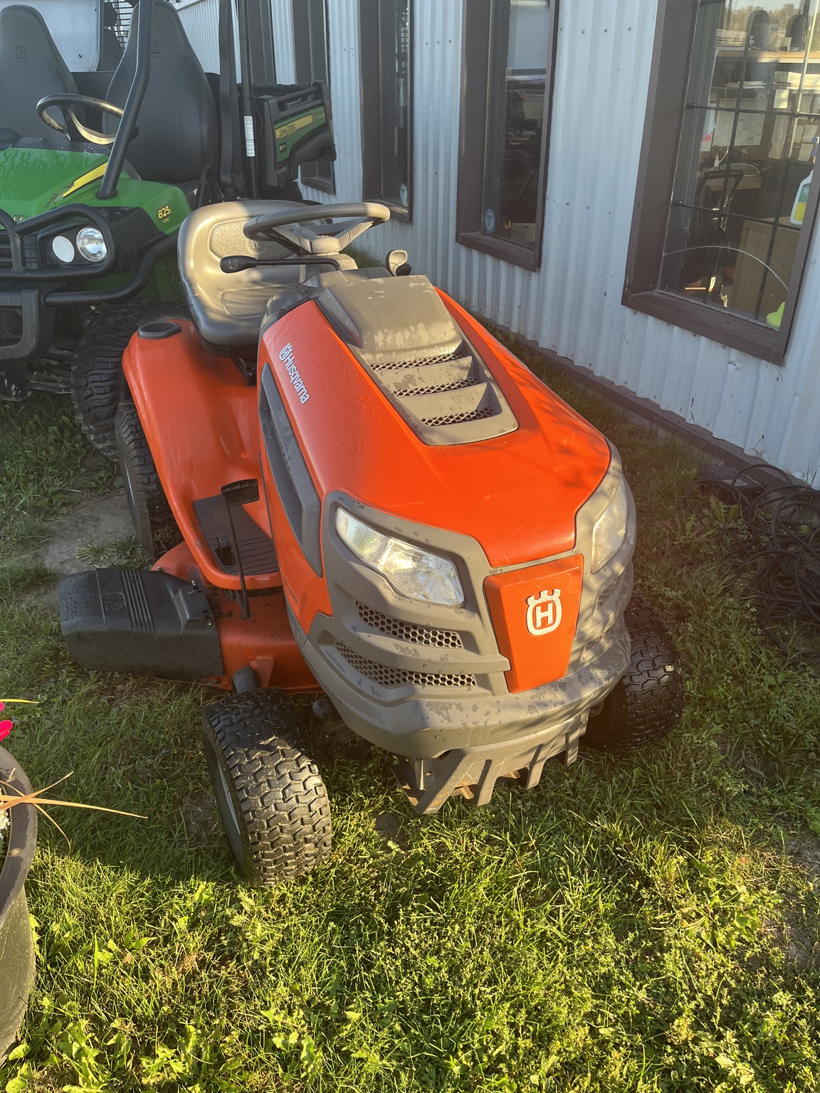 2014 Husqvarna YTA18542 Image 2