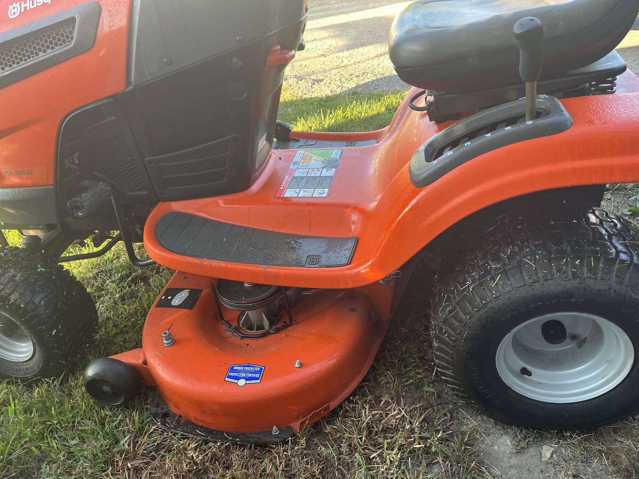 2014 Husqvarna YTA18542 Image 4