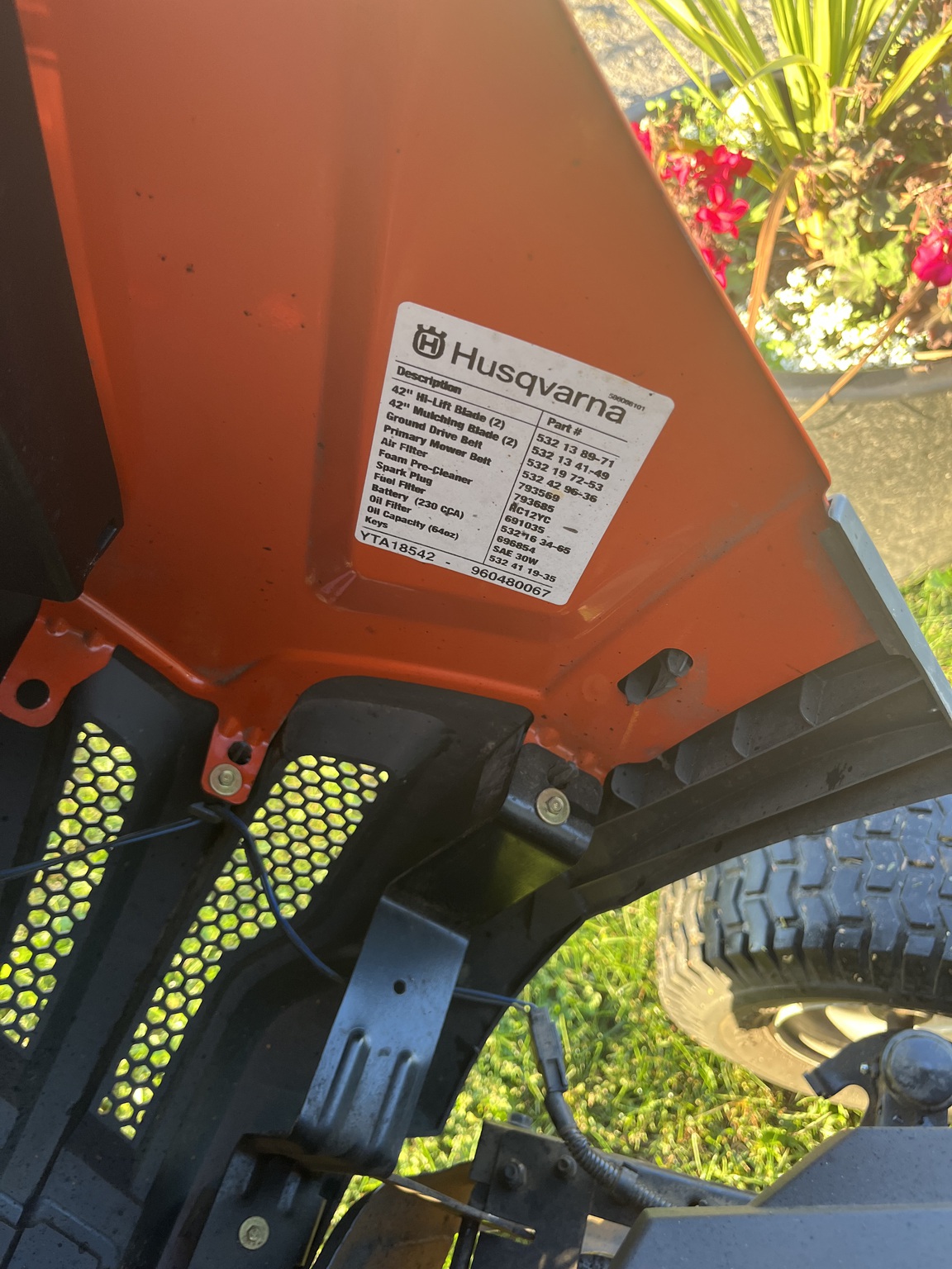 2014 Husqvarna YTA18542 Image 6