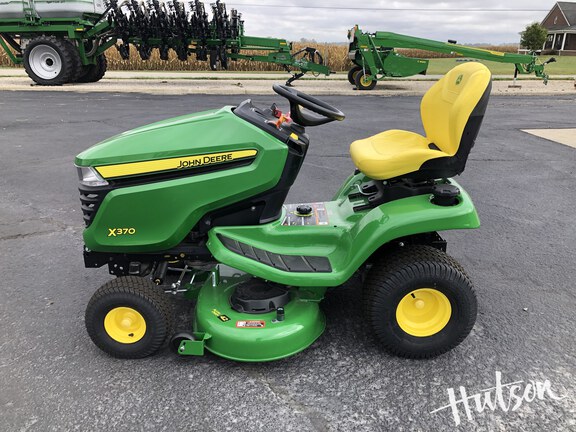 Photo of 2024 John Deere X370