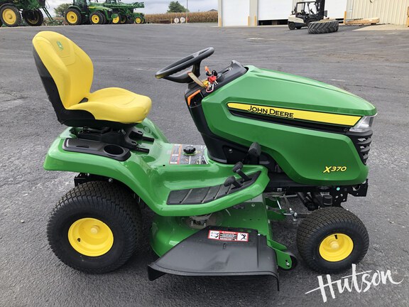 Photo of 2024 John Deere X370