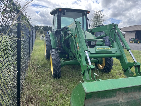 2018 John Deere 5055E Photo 2