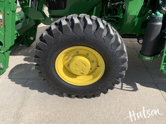 Photo of 2024 John Deere 5067E