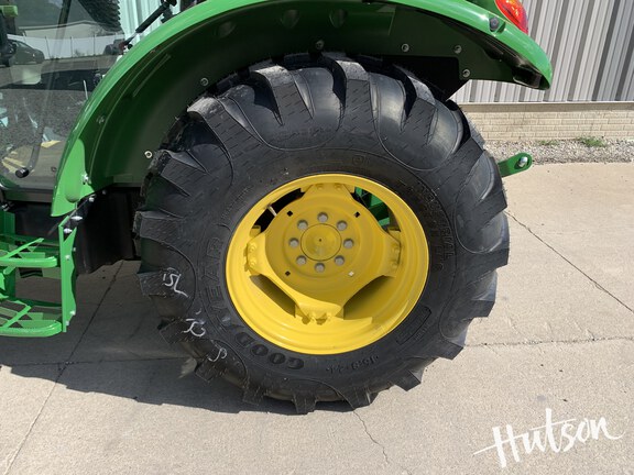 Photo of 2024 John Deere 5067E