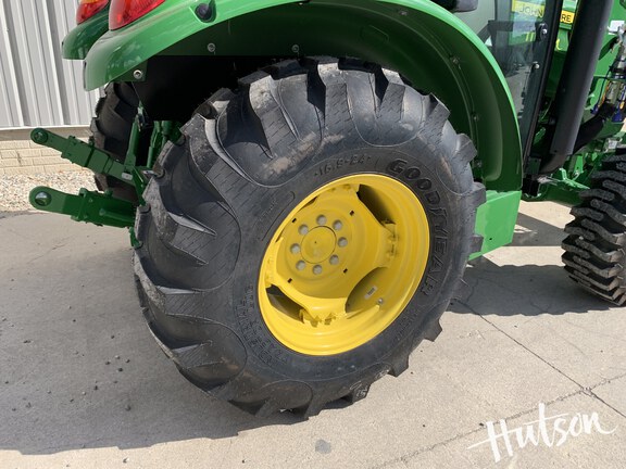 Photo of 2024 John Deere 5067E