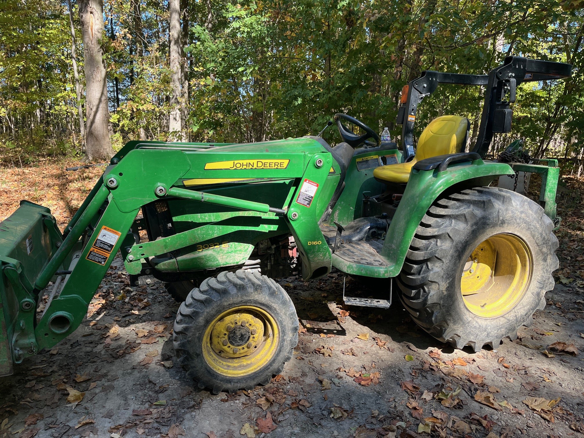 2015 John Deere 3032E Image 1