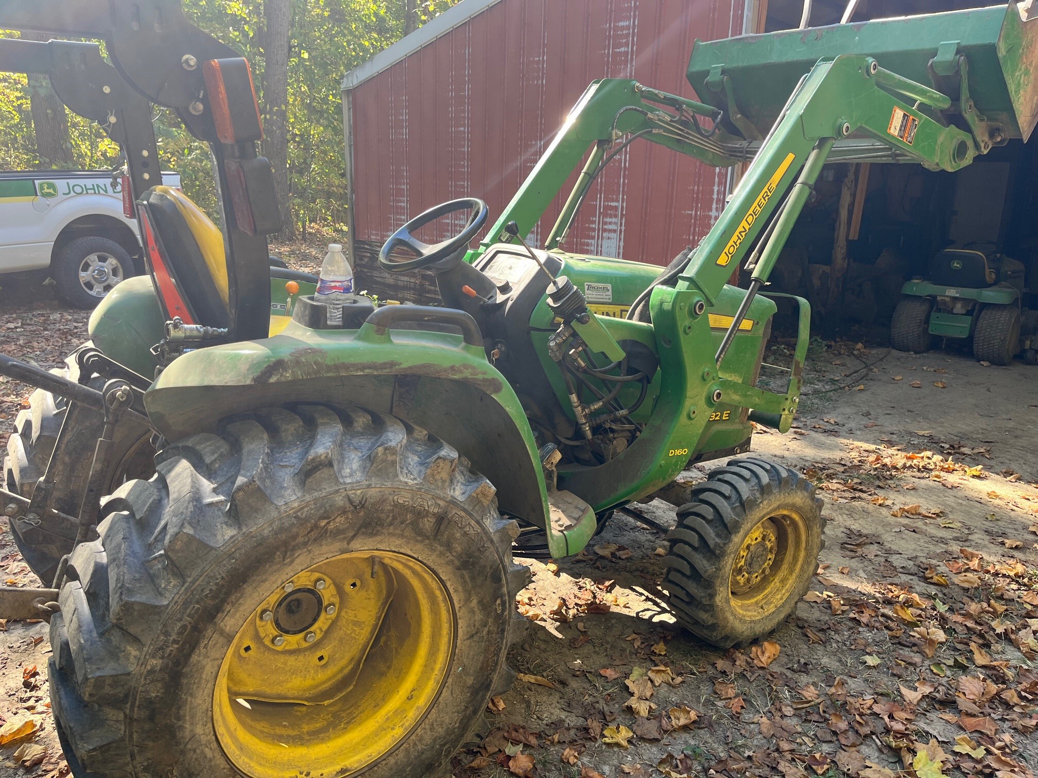 2015 John Deere 3032E Image 4